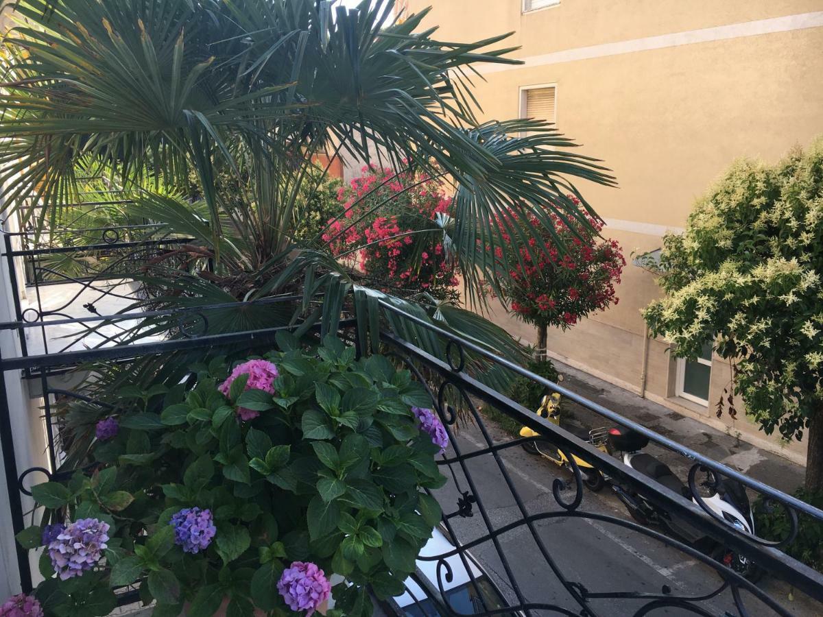 Rodeo Drive Apartment เวียเรจโจ ภายนอก รูปภาพ