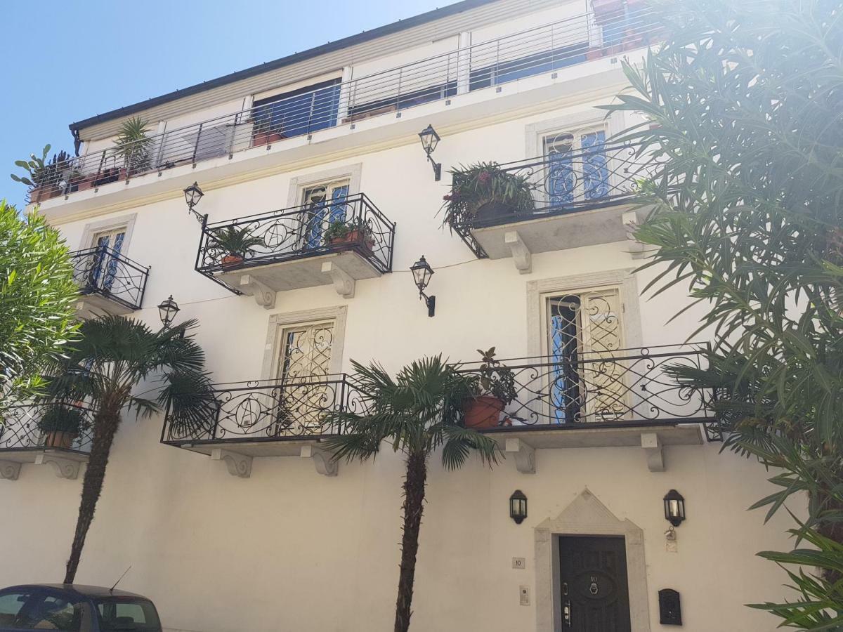 Rodeo Drive Apartment เวียเรจโจ ภายนอก รูปภาพ